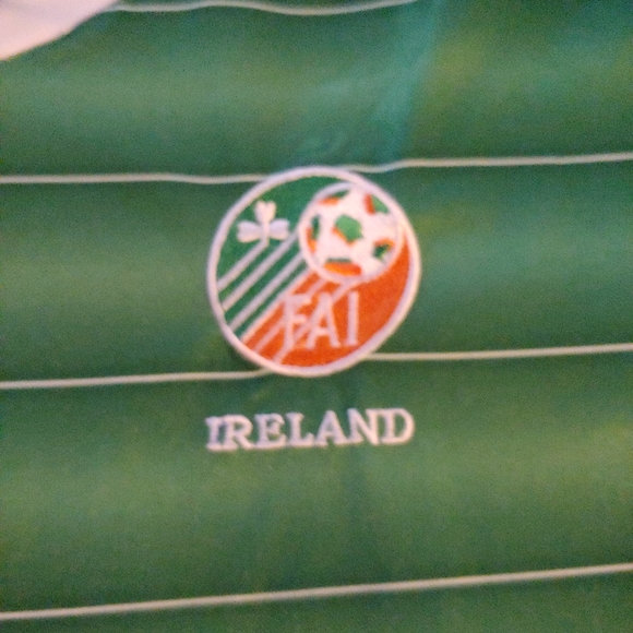 Soccer Jersey Ireland official fan  Apparel Size Medium - Picture 4 of 7